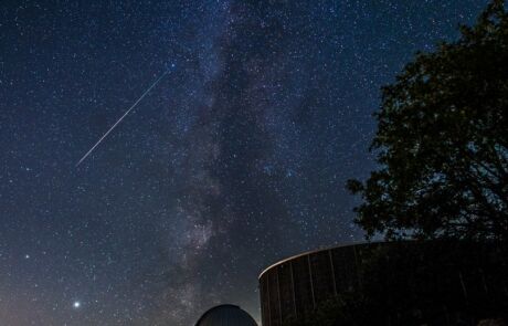 MilkyWay Perseid Building, Credit Troy Carpenter I Goldendale Observatory